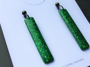 Glitter Stick GREEN Dangle with black ball top